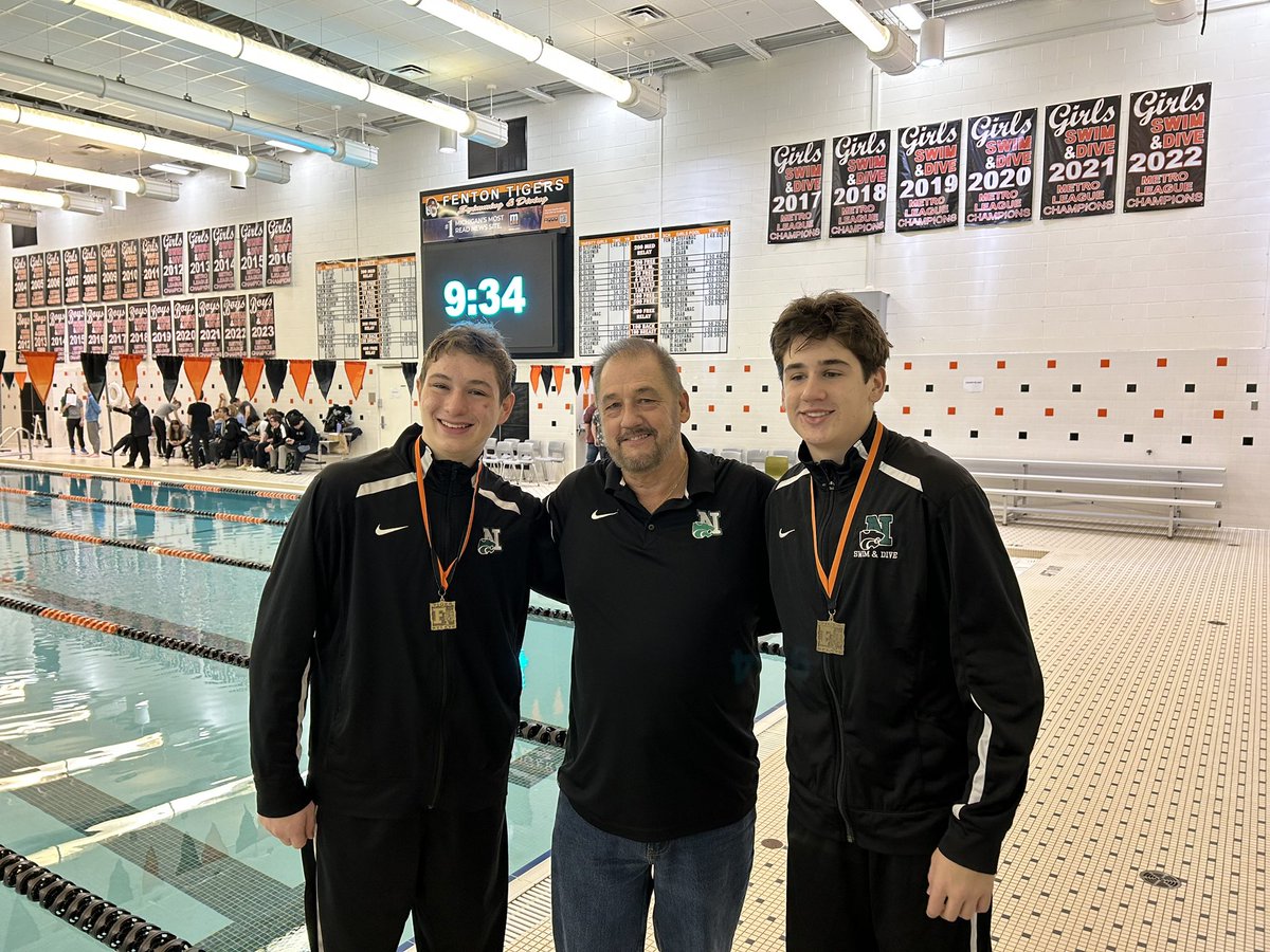 danimal_VI's tweet photo. Boys kick of Fenton relays with a 1st place finish in diving https://t.co/Nu2sfpUzQY