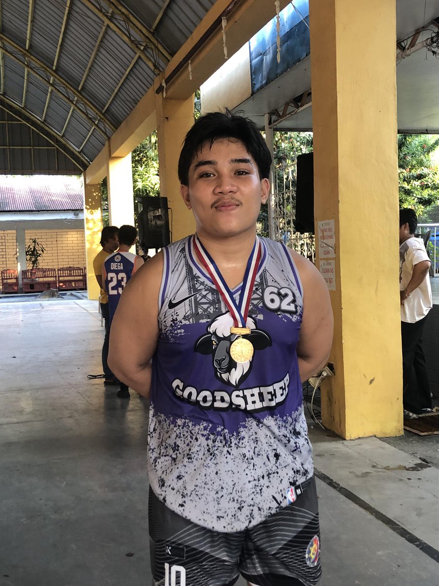 Jeybs06's tweet photo. Still learning, Still working! Hanggang ngayon naniniwala ako sayo self! May maratating din tayo soon🫶🏾🏆 https://t.co/0roP2Jjzq4