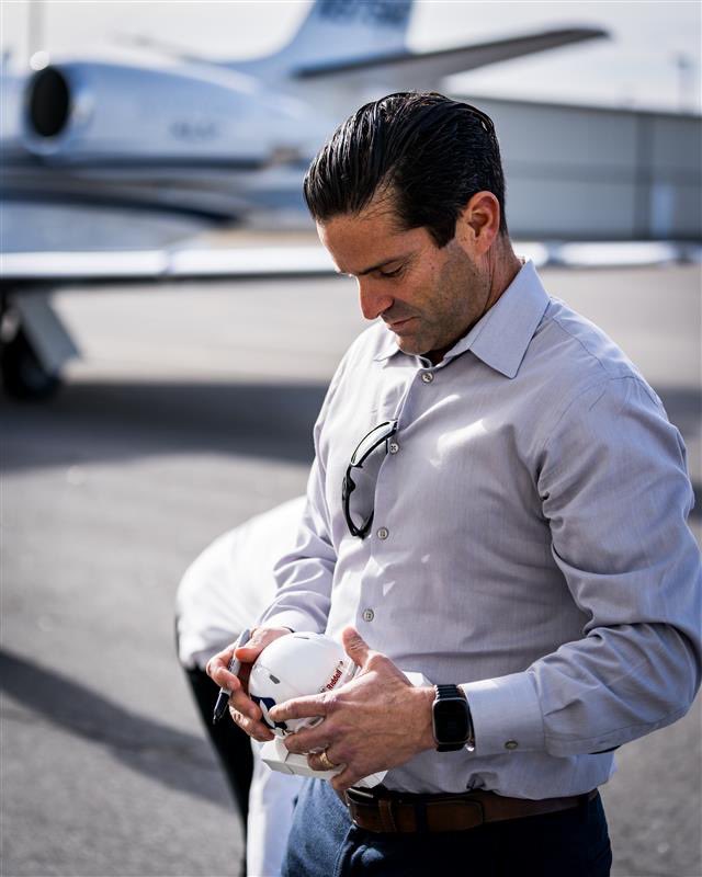 DukeATHLETICS's tweet image. 𝗚𝗶𝘃𝗲𝗮𝘄𝗮𝘆 𝗔𝗹𝗲𝗿𝘁! 🚨

Get a chance to win a Duke mini helmet autographed by our new head coach, Manny Diaz!

To win:
1️⃣ Retweet this post 
2️⃣ Follow @DukeFOOTBALL &amp;amp; @Coach_MannyDiaz 

#GoDuke