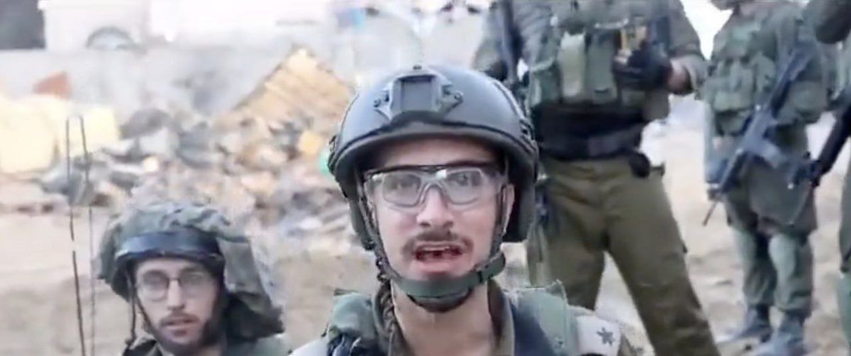 derradjihafid's tweet photo. أهدى إبنته "تفجير مبنى لعائلة فلسطينية في غزة" بمناسبة عيد ميلادها .
والمقاومة الفلسطينية أهدته رصاصة في رأسه صباح اليوم .

الإعلان رسمياً عن مقتل جندي الإحتلال ا��ذي احتفل بعيد ميلاد إبنته شمال قطاع غزة "بتدمير منازل المدنيين الفلسطينيين". https://t.co/HlGDL07Rl9