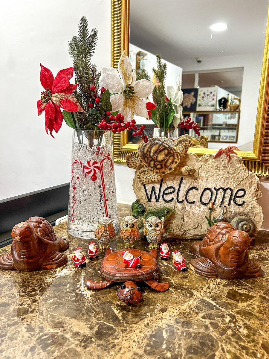 tbroman's tweet photo. "Sending early holiday cheer to all! As we prepare for the festive season, may your days be merry and bright, and your hearts be filled with the joy of the upcoming celebrations. Wishing you an early Merry Christmas and a wonderful holiday season! #AdvanceChristmas #HolidayCheer" https://t.co/bZczpjIZ8Y