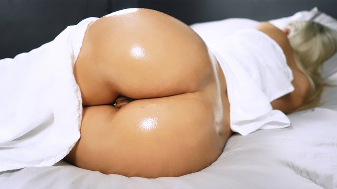 🎉 🥳 NEW VIDEO ON @Pornhub  https://t.co/T5ZV1sERAl https://t.co/CmNg2Eb0XF