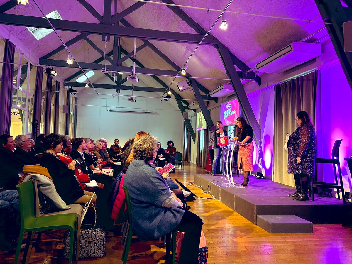 Sarah_Kerrich's tweet photo. Nous sommes https://t.co/e0HHmDatm8 cet après midi à Saint-Denis pour la convention #LeTempsdesFemmes. 
D’importants travaux qui montrent que le féminisme n’est pas, comme on le dit à tort, une question « sociétale » mais bien sociale. Familles monoparentales, violences, écart de revenus : nous continuons la lutte pour légalité !