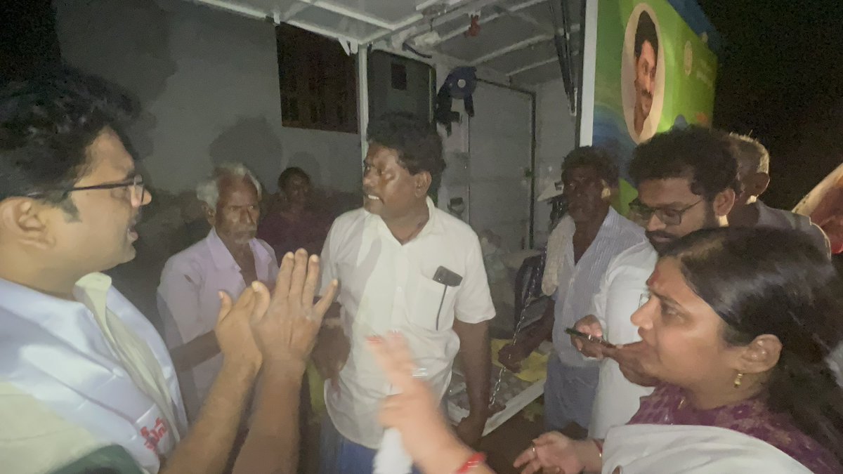 VinuthaKotaa's tweet photo. (1/2)
#HelloAP_ByeByeYCP
#RegisterYourVote
#MyVoteMyRight
@JanaSenaParty । @PawanKalyan । @mnadendla । @NagaBabuOffl । @Cbn_Kota https://t.co/JhCxMzCDiC