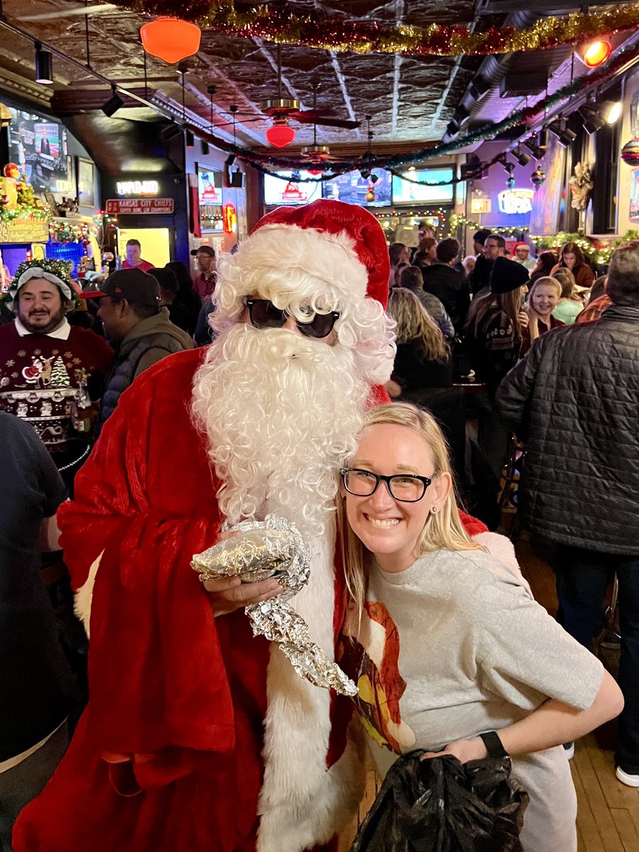 OH, WHAT A NIGHT! 🎅

Loved seeing everyone at our Annual Holiday Party. Thanks for being the best patrons in Chicago! ❤️

#chicagobars #wrigleyville #southportcorridor #lakeviewchicago #holidayparty #chicagoholidays