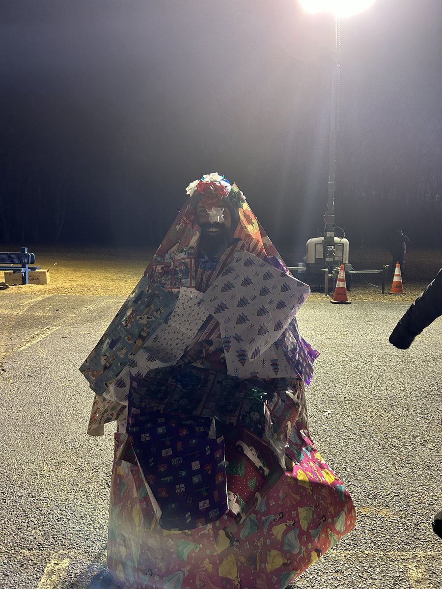 Wrap the principal at last night’s Frosty Fest by the Lincroft PTA!  <a href="/soccer26mom/">Dr. Jessica Alfone</a> @kerrigan_john <a href="/LincroftSchool/">Lincroft Leopards</a> @MTPSMattkirk <a href="/DrRinellaMTPS/">Patrick Rinella</a>