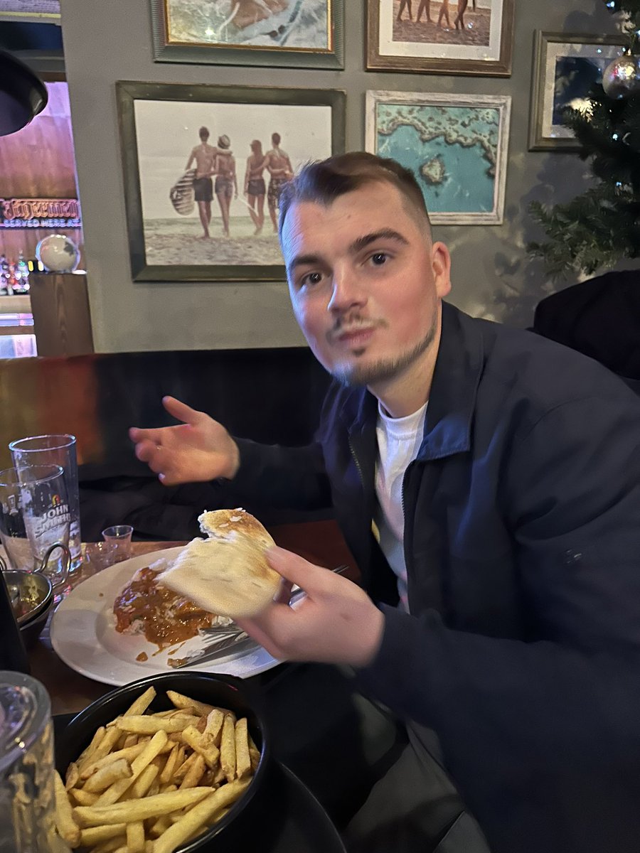 The first Masons Arms FC christmas night out is in full swing; few quiet lagers in Birmingham then back local for some dominos n scrabble. Good turnout but plenty of minus points expected; one gone to watch forest instead and one having a tikka #glorydays #ShaneMcGowan