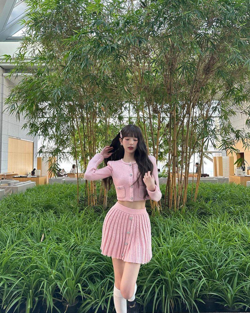 B3Y0U7's tweet photo. 📍 —— SI4MP4R4G0N

ผมใส่สีเขียว อยากรู้ว่าวงนั้นจะสักแค่ไหนกันเชียว https://t.co/AetEAWiLN8