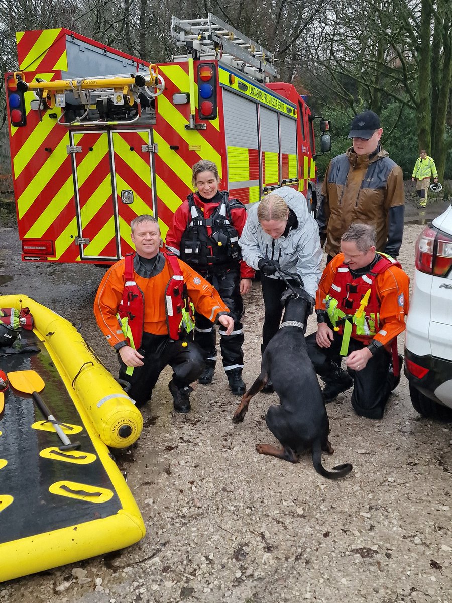 Darwen_Fire's tweet photo. Great rescue this morning. Crew from @Darwen_Fire and a crew from Ramsbottom @CFODaveRussel #GMC 

Arlo decided to run down an embankment on his walk and go 30ft over a cliff into the water.

Thankfully no injuries. A bit of beef and a few cuddles he was soon back with his owners https://t.co/LD7LBycjgS