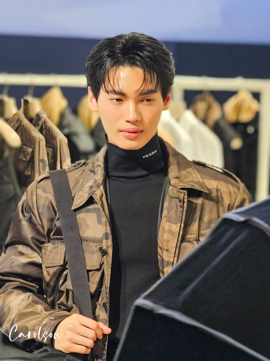 Carolson96's tweet photo. ❤️‍🔥

PradaReporter X Win
#MagnumPhotosxWIN
#PradaxWin #PradaReporter
@winmetawin #winmetawin https://t.co/NEO7Y4JiXE