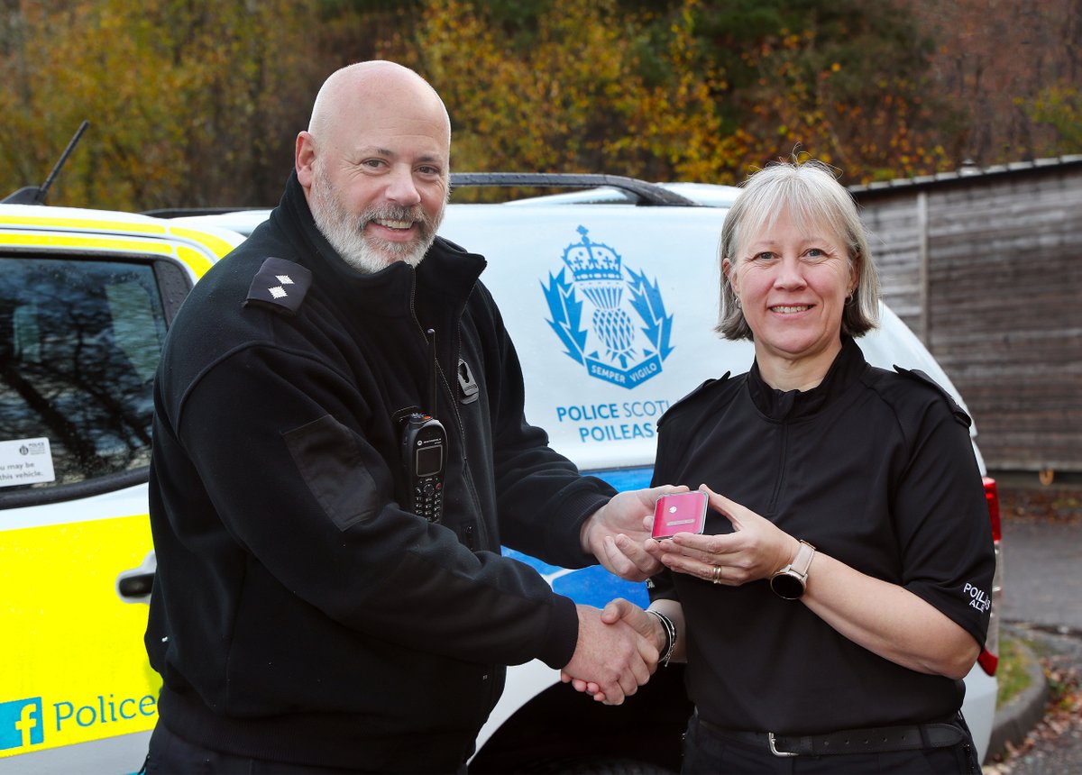 Special Constable Alison Maclennan of Kyle police station was presented her long service award after completing over 29 years of service. Her professionalism, dedication and motivation to volunteer are genuinely inspirational and highly recognised.