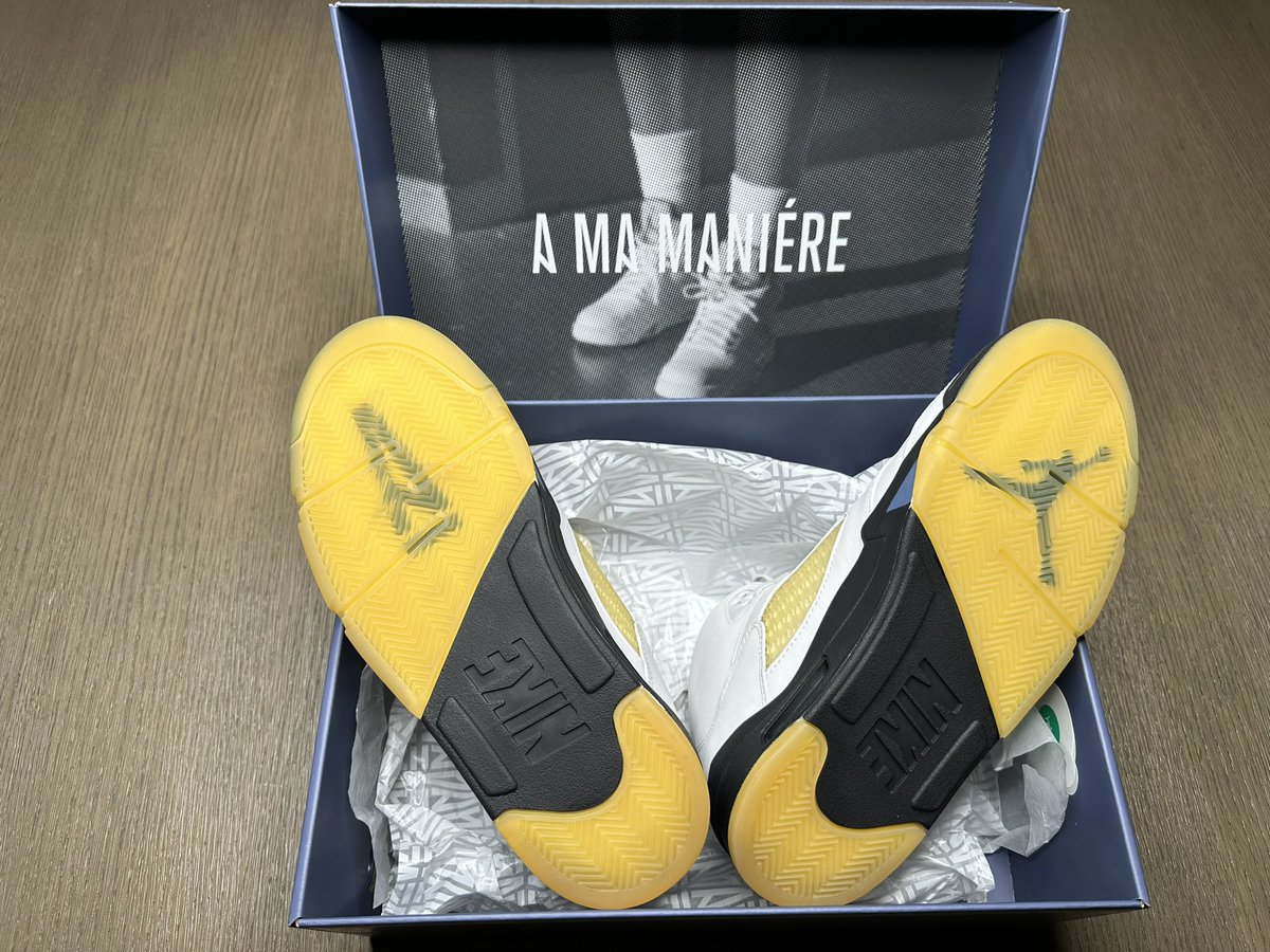 these_it's tweet photo. A Ma Maniére  Air Jordan 5 "Dawn". #jordan #jordanbrand #jordan5 #jumpman https://t.co/jKqlJjxIZ2
