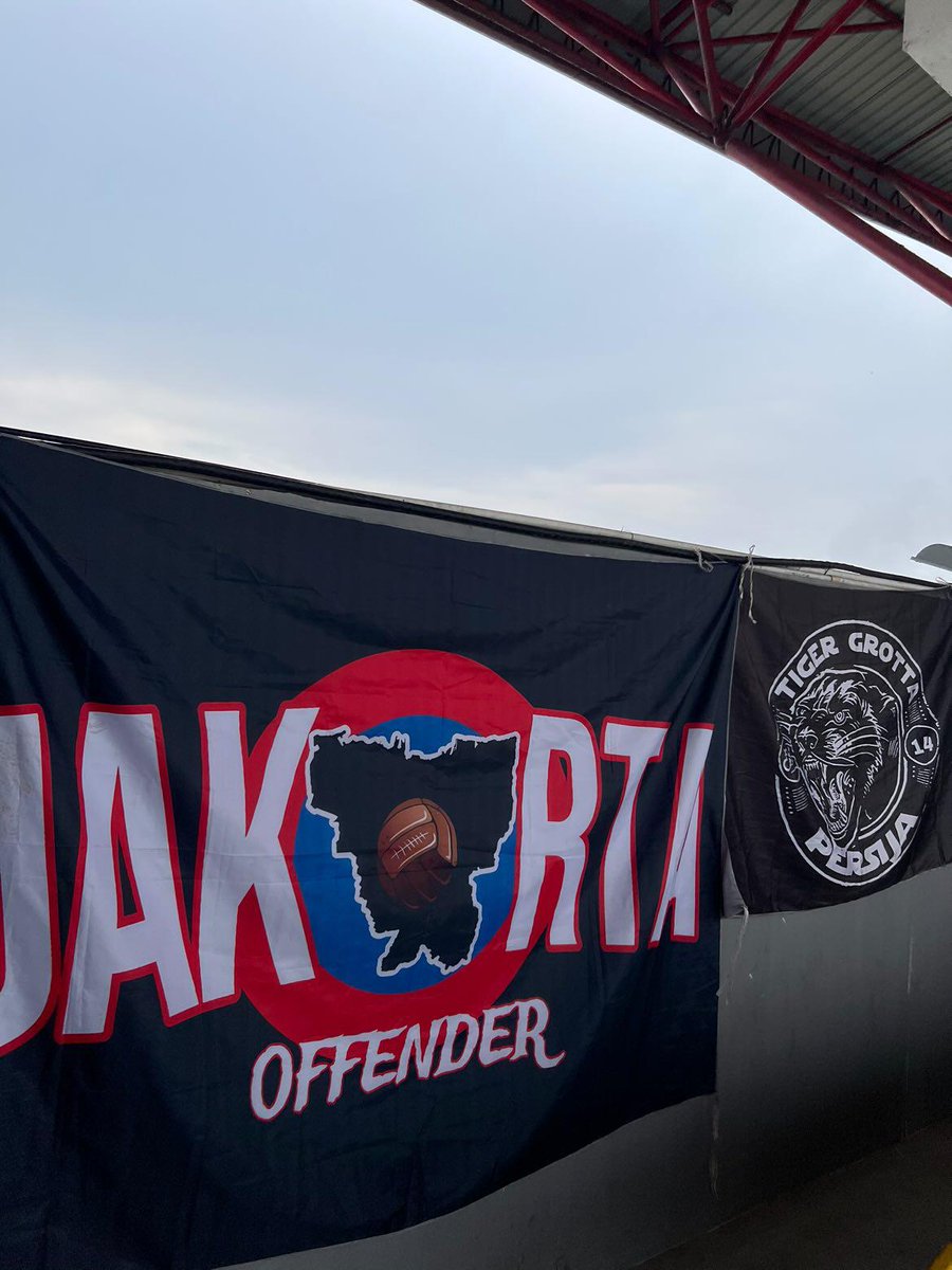 TIGER GROTTA PERSIJA tweet media
