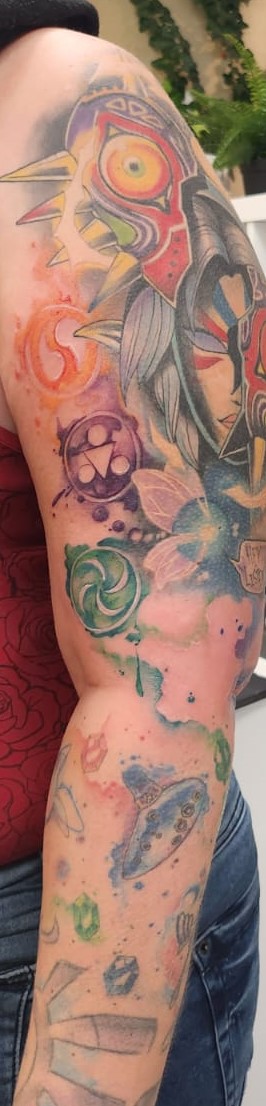oOpunkyOo's tweet photo. So endlich fertig <3 Majora´s Mask und Ocarina of Time vereint und es passt einfach so gut, durch die Farben.

#Zeldatattoo #Tattoo #Zelda #MajorasMask #ocarinaoftime #Nataliyastattoostudio https://t.co/5bI4xtFca8
