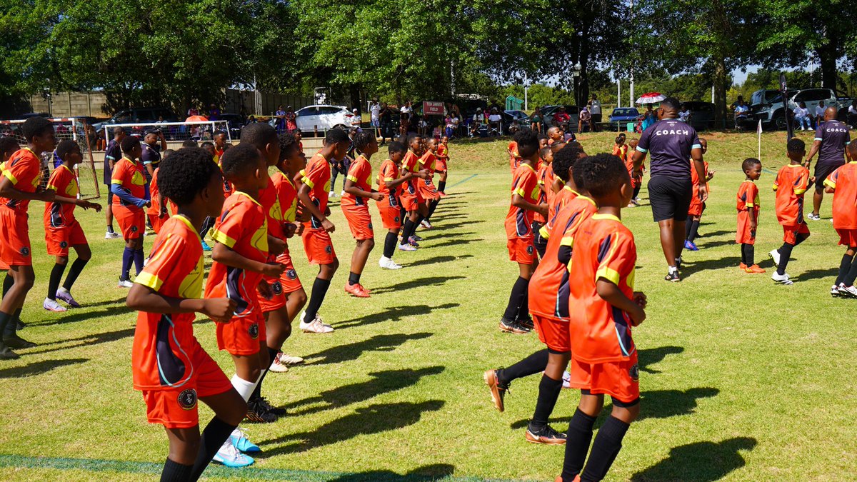 A sea of orange…🔥⚽️

Today we ended off our football season with our first annual Year-End Prize-giving! 🥇

The #PlayersofTomorrow really came in numbers and showcased their amazing skill😎

#CreatingThePlayerofTomorrow #PMSS #JoinPMSS