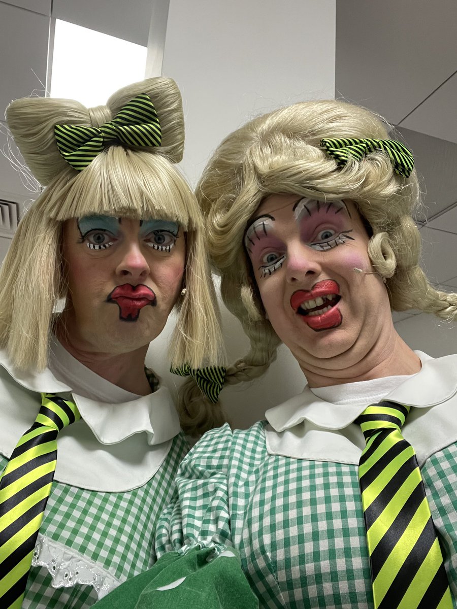 The sisters are coming for you #Barnsley Opening day of #Cinderella @BarnsleyCivic @PantomimeUk with amazing cast and crew! Fantastic audience for first #panto at the Civic for 25 years! #actorslife #writerslife #pantomime #theatre