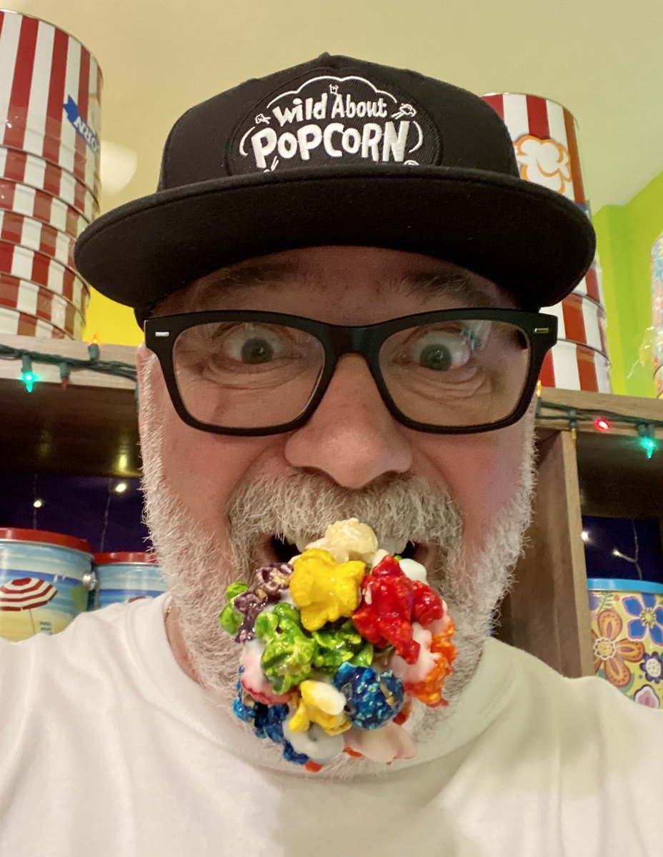 wildaboutpopcrn's tweet photo. It’s a great day for a pop in the mouth! Our fresh, delicious popcorn makes an awesome gift. We have deals in store and online. #popcorn #gifts #greatdeals https://t.co/7Dj4RkfJts