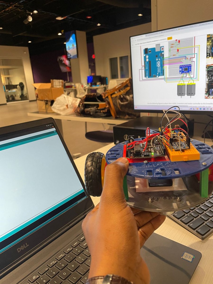 NoireSTEMinist's tweet image. It is such an honor to see my #RoboticsForTheStreets being used for communities that may have never seen STEM before. #Blessed2BABlessing #NoireSTEMinist @SloanFoundation @oshwassociation