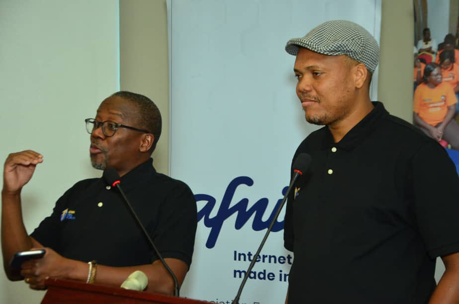 🎉 C'est avec une grande satisfaction que nous clôturons cette 9ème édition du Bénin DNS Forum ! Un immense merci à tous les participants, conférenciers, sponsors et partenaires qui ont contribué à faire de cet événement un succès mémorable.
#BDF2023