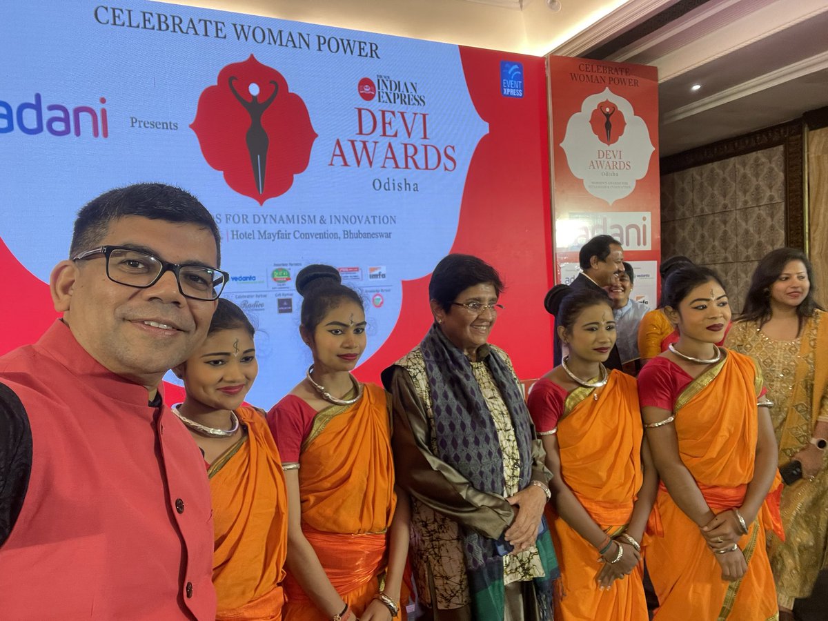 devasissarangi's tweet photo. The #Mayurbhanj #Chhau dance 💃❤️was the high point of #DeviOdisha evening 👏🏻

Thanks @TheGreatAshB 4 encouraging these #Devis 👍👏🏻

#DeviAwards #Odisha https://t.co/V3P7xKncRM