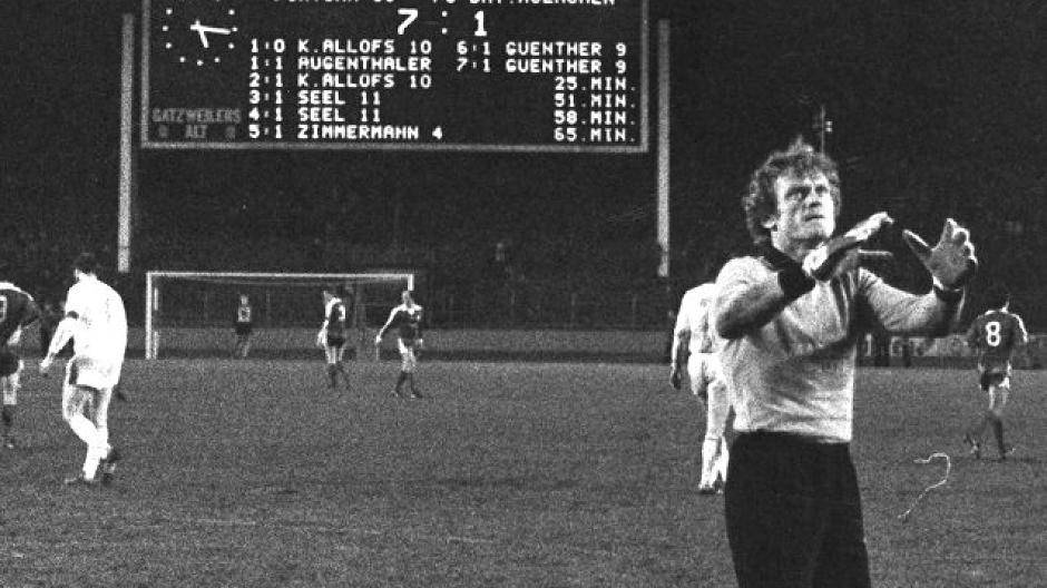 45 yıl önce dün, Bayern Münih ligdeki en farklı mağlubiyetini almıştı: ⚽️Fortuna Düsseldorf 7 x Bayern Münih 1 #Bundesliga 🇩🇪