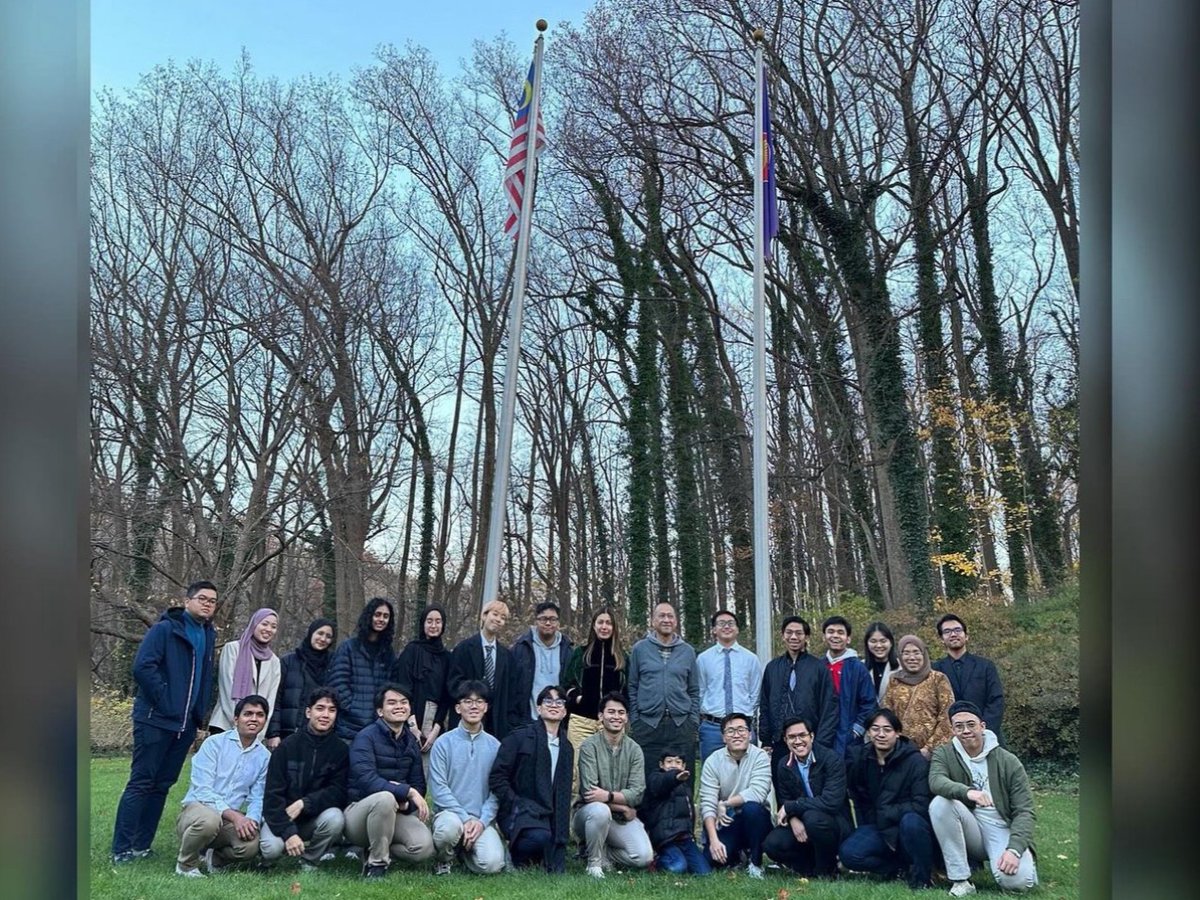 utulsa's tweet photo. Aiman Akmal Hizam, an international freshman, had the honor of representing #utulsa at the National Assembly of Malaysian Students in America (NAMSA) in #WashingtonDC! Aiman showcased TU and the state of #Oklahoma at this national event hosted by @MYembassyWDC https://t.co/3EOgyOa0kV