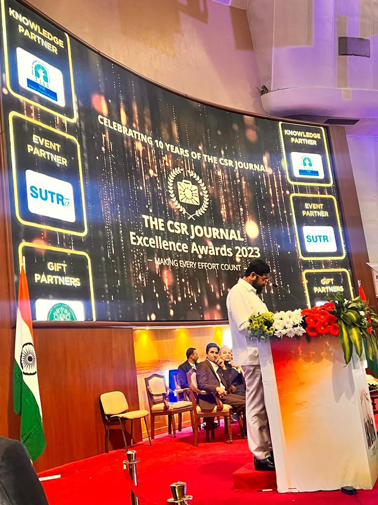 sutraacreations's tweet photo. The CSR Journal Awards 2023 at Bombay Stock Exchange, Mumbai! Chief Guest,Shri. Rajnath Singh,Defence Minister of India,Guest of Honor, Shri. Eknath Shinde, Chief Minister of Maharashtra. #Sutraa being the event partner is prestigious moment for us. https://t.co/juX9He9JsZ