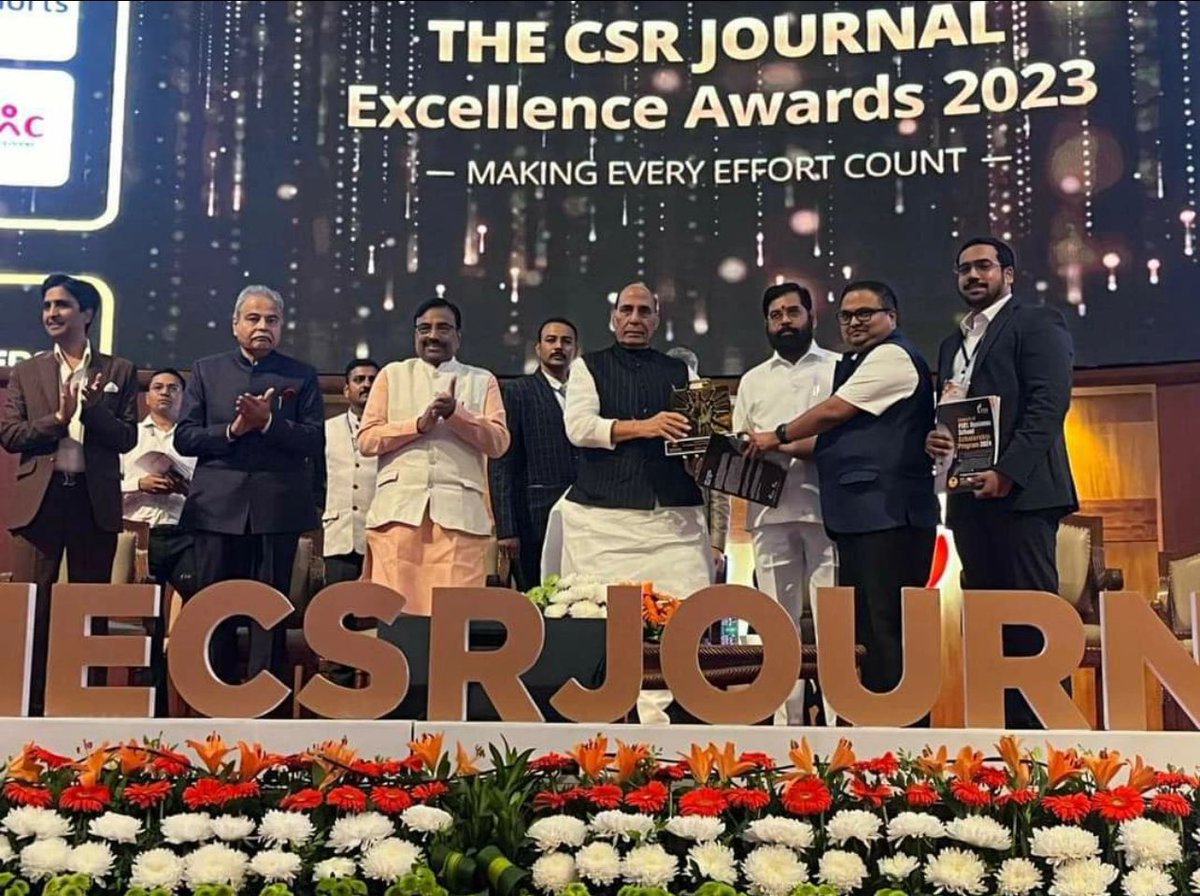 sutraacreations's tweet photo. The CSR Journal Awards 2023 at Bombay Stock Exchange, Mumbai! Chief Guest,Shri. Rajnath Singh,Defence Minister of India,Guest of Honor, Shri. Eknath Shinde, Chief Minister of Maharashtra. #Sutraa being the event partner is prestigious moment for us. https://t.co/juX9He9JsZ
