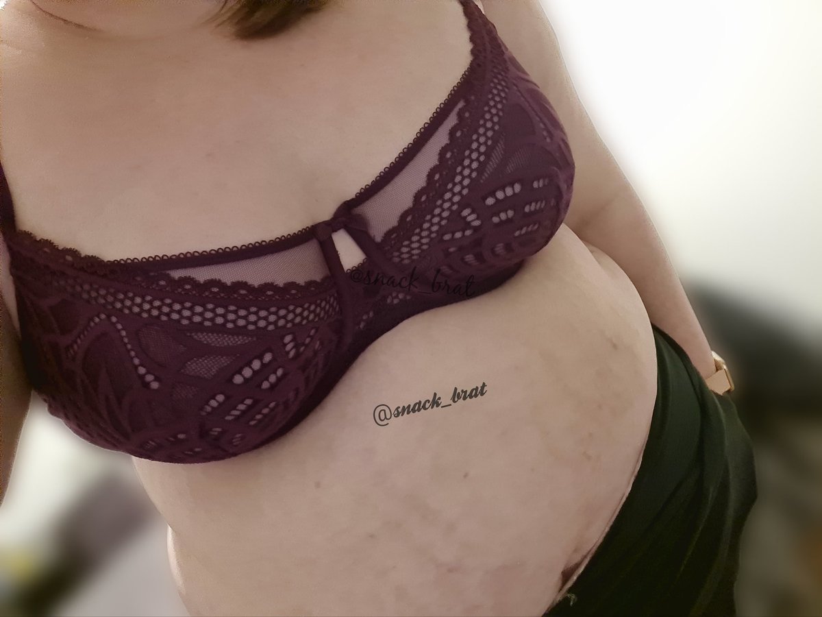 👀👀
.
.
#TheSnackBrat #Lingerie #NSFW