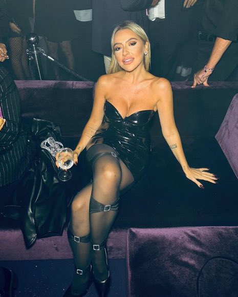 BaddiesTurko's tweet photo. Hadise 👅😇😍 https://t.co/ZKMXea3vfY