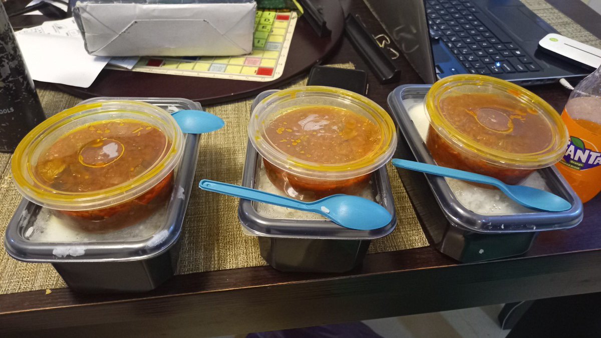 ScrabbleJungle's tweet photo. Launch Time At The Jungle! 🙏🏾🥰😋
The GenZ Baddies had some sumptuous rice and stew sauce.
#GenZ #ScrabbleintheJungle #Mealtime https://t.co/ADl0yMzf1y