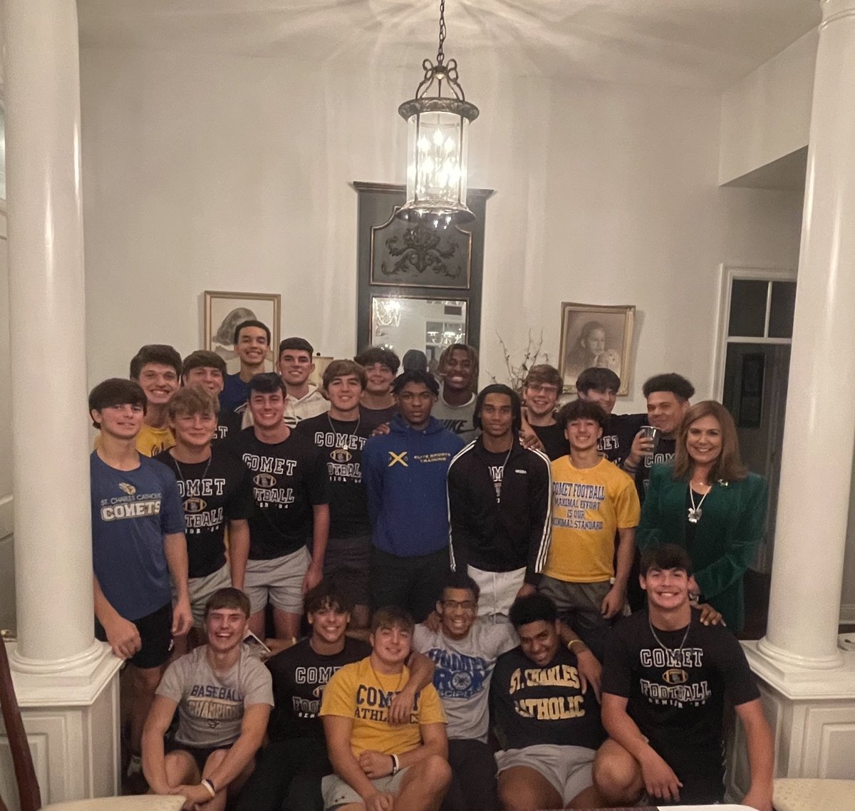 cpmillet's tweet photo. Best of luck to this wonderful group of young men as they travel to the dome today! It was our pleasure to host their SENIOR dinner! Teams to remember play in December!🏈💙🎄💛🏈#seniors #GratefulHeart @SCC_Comets @scc_hs https://t.co/tHsw7XCtDj