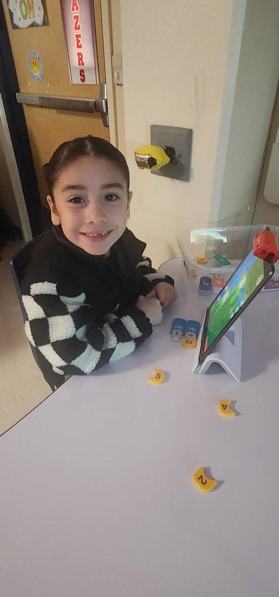 OttSTEM's tweet image. We celebrated Hour of Code Week by using Osmo Coding Kits! These first graders were amazing because they learned and implemented the coding of loops. #codingwithawbie #ottlevelup @adelagarza07 @PrincipalBueno