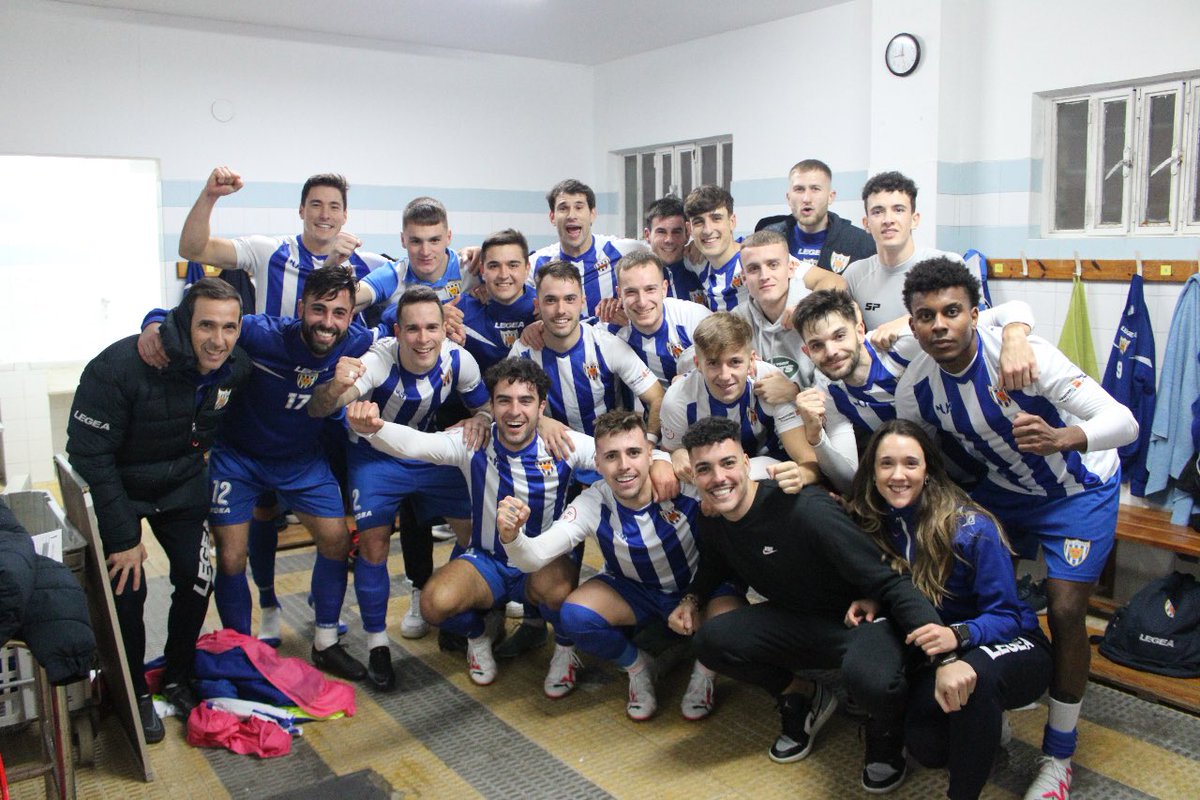 peerddi's tweet photo. Esto es una familia!!! SEGUIMOS!💙🤍 https://t.co/7AMlkpkz6s