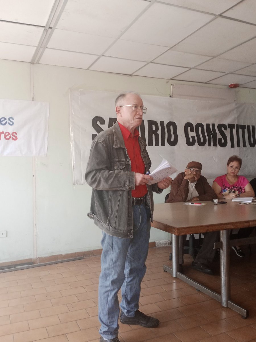 #9Dic Pedro Eusse, Sec Gral demos @CUTV_Venezuela plantea una agenda laboral:  Salarios y pensiones,  convenciones colectivas, liberación de trabajadores,  libertad sindical, salud,  derecho a huelga y contra los despidos. 
#AsambleaCMTL
#UnidadYOrganizacion