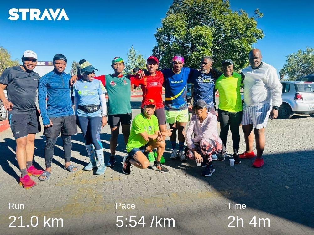 Lefa_Lemao's tweet photo. Day 9:Of 12X12km Challenge be Twin Towers Challenge or ke Dezemba Challenge #Umswenko ngi swenka nge club apparel I am sorry,Thanks Titaniums for a lekker long run,Thanks Siphe SIPHE ZENANI I was struggling but you had patience 🤣😂🤣.
#HomeComingLSD #Bloemfontein https://t.co/1cGYOtr5a2