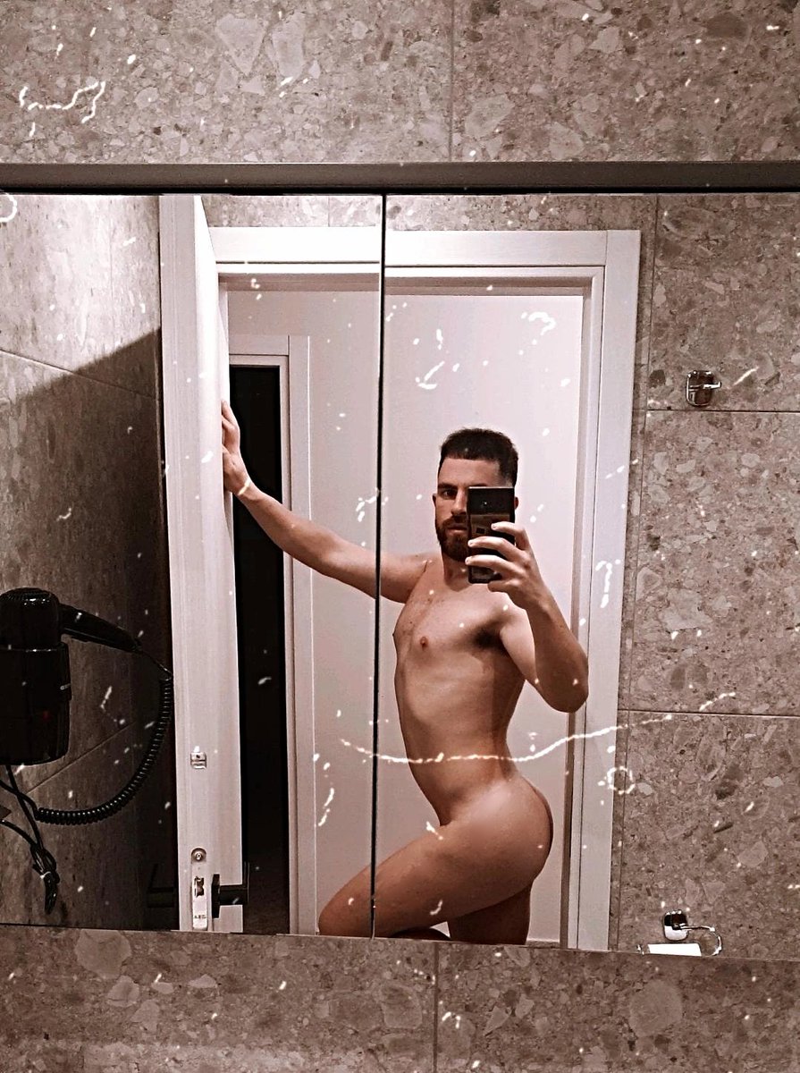 Nickthegr3's tweet photo. Baby it's cold 🥶  outside?!

#body #greece #naked #BoysLikeBoys #man #muscle #gr #greekboy #musc #gym #gymboy #GR #MAN #NAKED https://t.co/BZDv247IQu