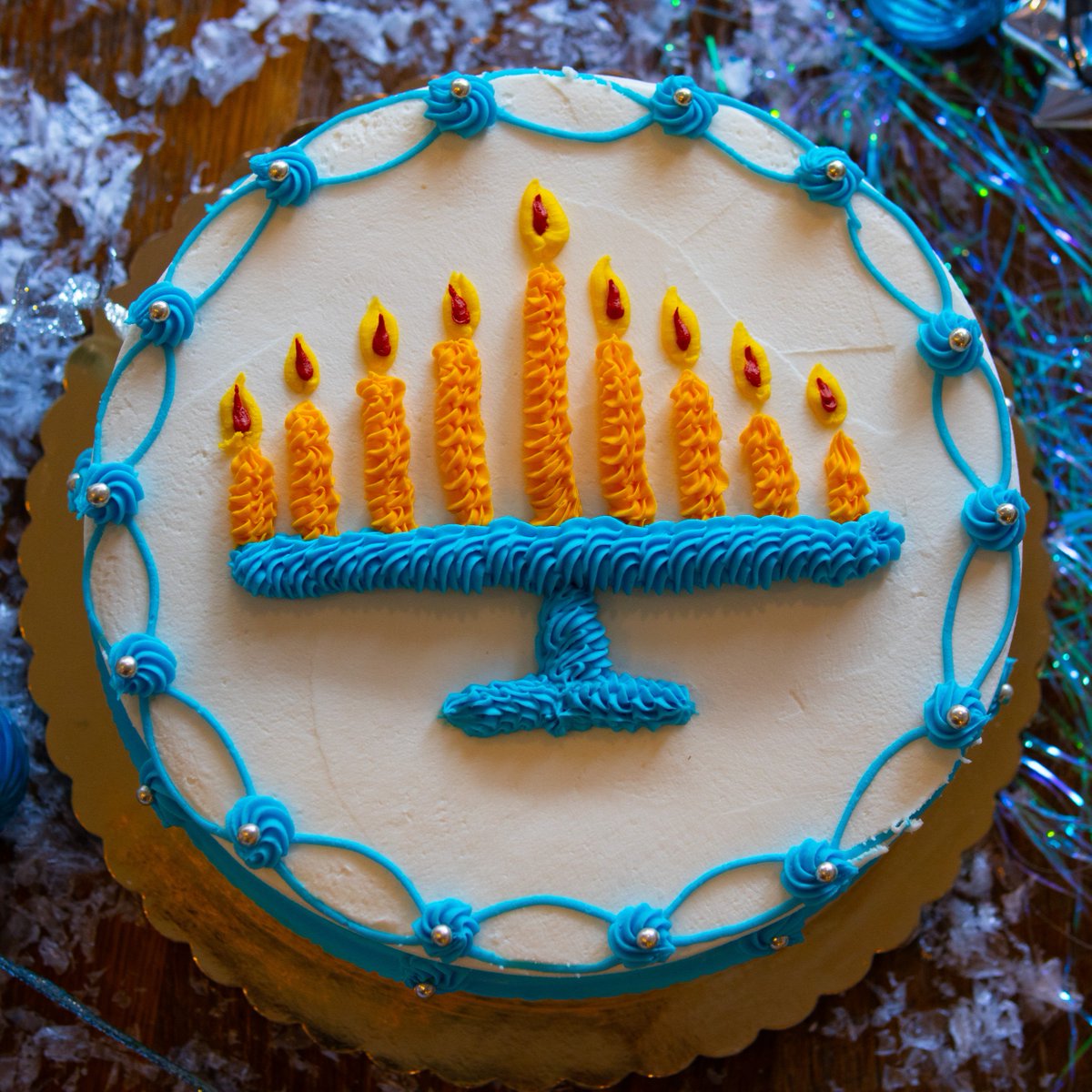 Illuminate your Hanukkah celebrations with our show-stopping Hanukkah Cookie Cake, crowned with an icing masterpiece of a Menorah! 🕎🍰✨

#Menorah #CookieCake #Hanukkah #Holidays #HoustonTexas #HoustonBakery #yummy #Blue