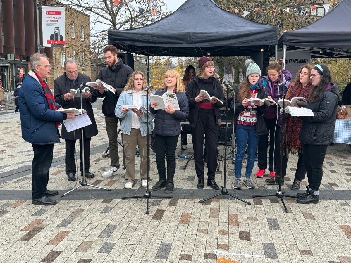 We’ve had an amazing few days of events: carols for the @LeicesterAlumni Christmas quiz on Thursday, singing in centenary square for @uniofleicester #WinterWonderland, and singing today at Devonshire Court care home in Oadby.