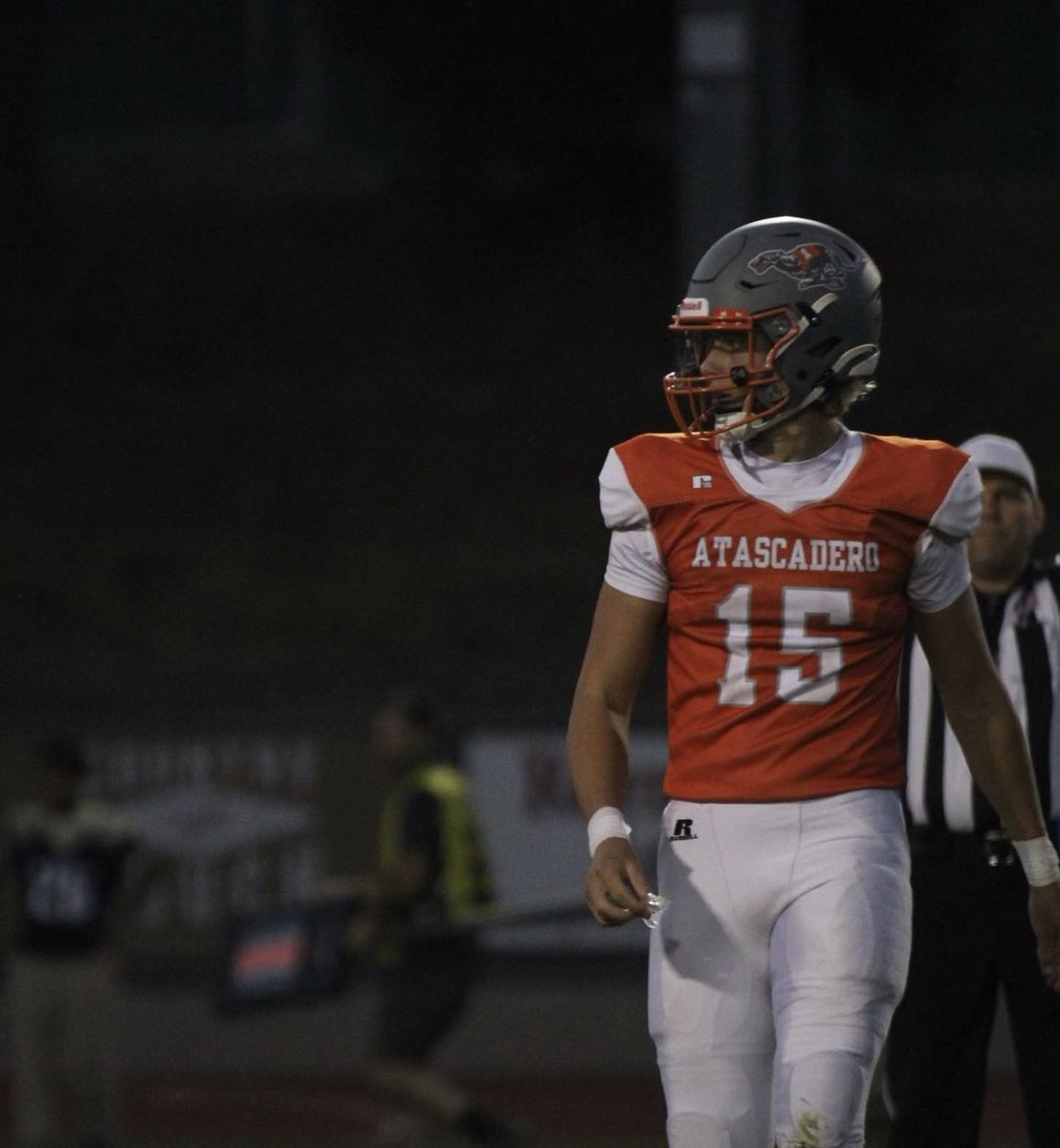 This guy will be making College Defenses sweat next Fall for sure. 
If you’re not Recruiting him now, it may be your Defense! 😂 Congrats on the POY Award <a href="/kane_cooks/">Kane Cooks</a> well deserved Playmaker! sanluisobispo.com/news/local/art… 
#BYGP #KaneCooks #SloPOY #QB1 #Collegebound