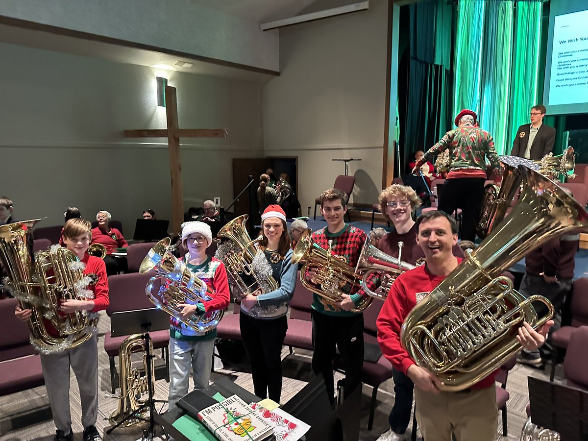 Tuba Christmas this morning! A great concert with some awesome KM students!