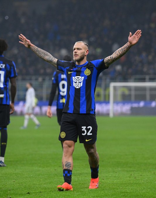 Empoli, Italy. 27th Nov, 2021. Alfred Duncan (Fiorentina) during Empoli FC  vs ACF Fiorentina, italian soccer