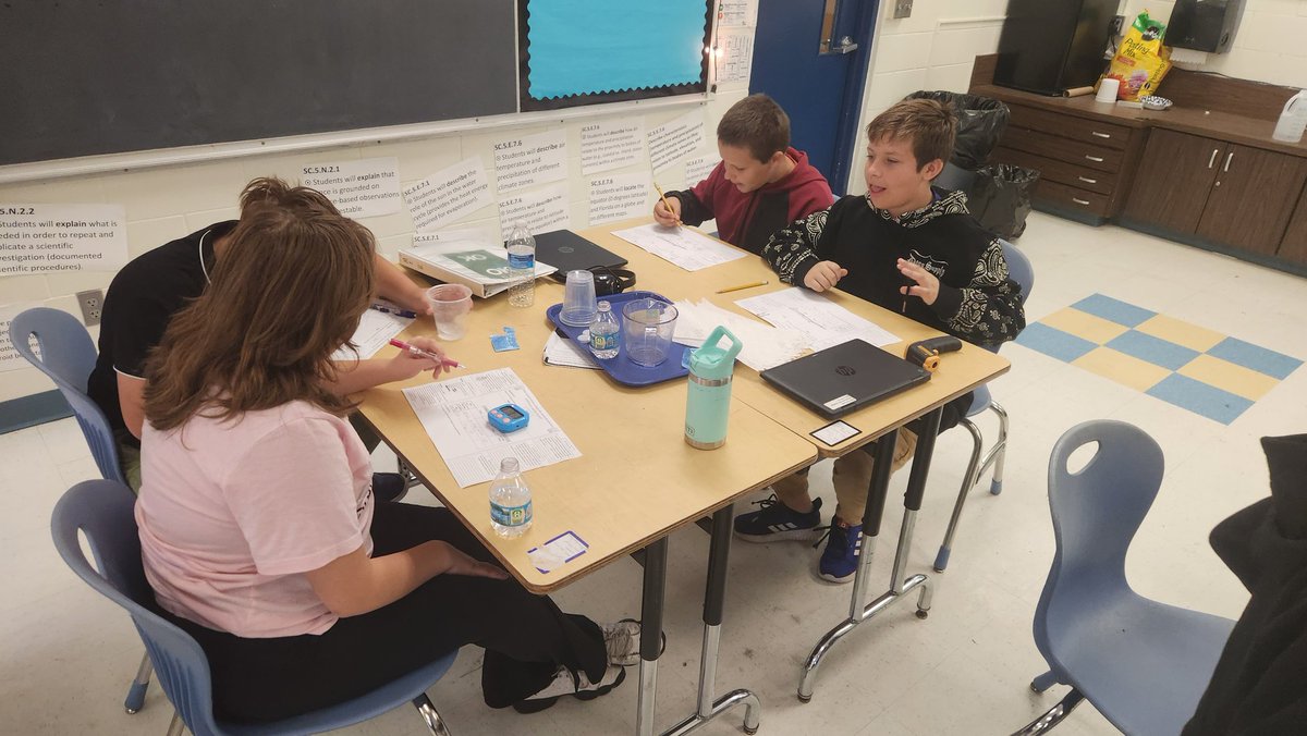 Mhoelker74's tweet image. 5th Grade Science at South Daytona Elementary, final experiment of 2023. We were testing how different temperatures effect the speed of dissolving antacid tablets. #vcsscientists #vcsschools #vcsscience #dse #deltonasouthelementary