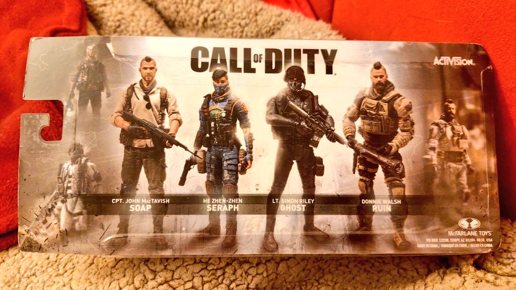 Missy.ˊˎ-

I've got my Soap action figure!
It looks great!
Because I couldn't decide on a version at first (original or WalMart-exclusive "bloody" version), I just chose the one that, in my opinion, had the best facial features~💕

#CallofDuty   #SoapMacTavish