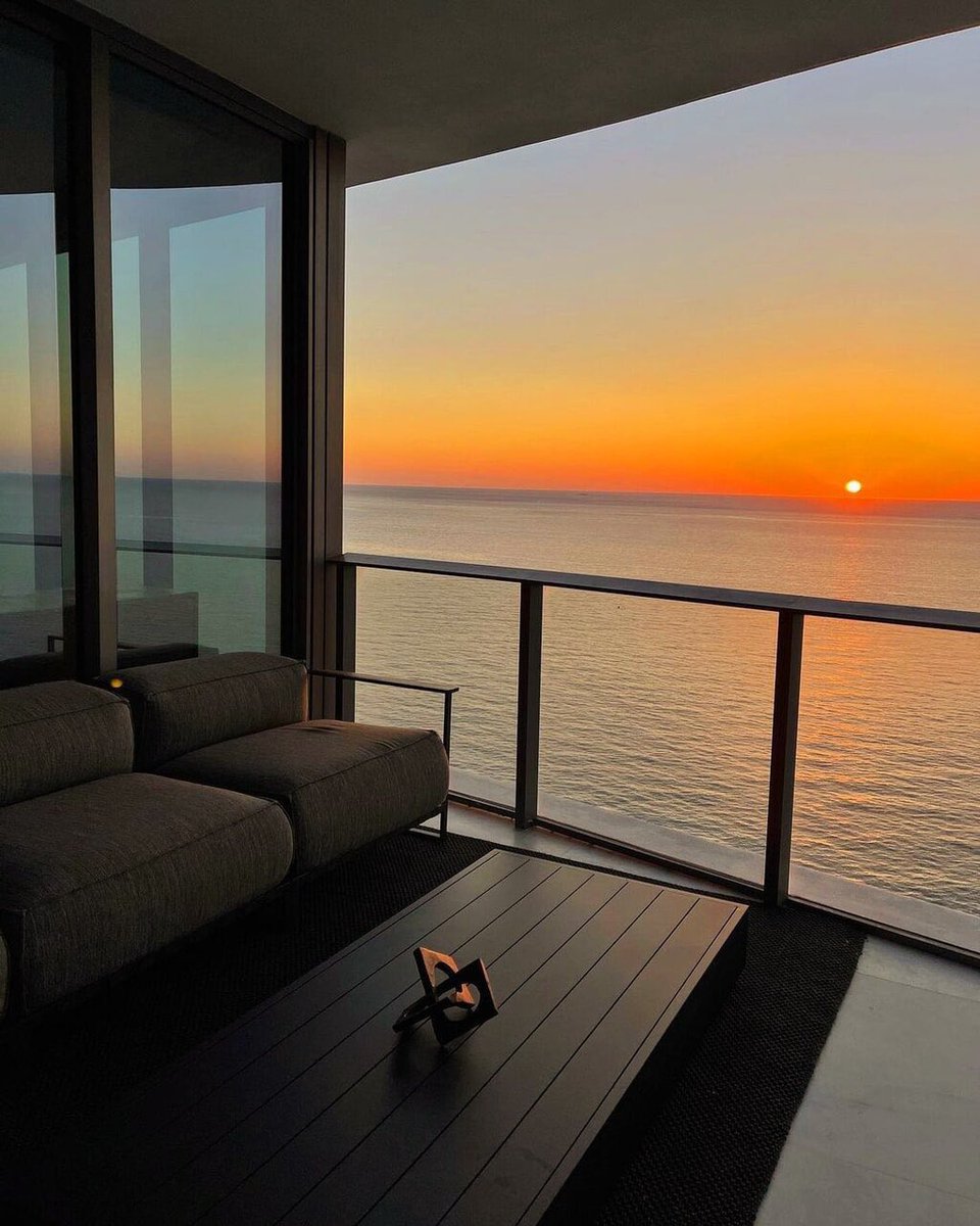 INTERIORPORN1's tweet photo. sitting here would be a vibe https://t.co/OtDvnWf4GK