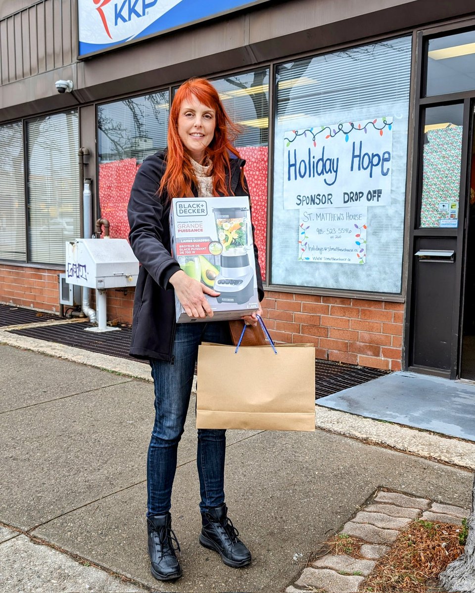📣 <a href="/StMatthewsHouse/">St. Matthew's House</a> has 375 seniors who haven't been matched yet! We had fun picking out gifts for our adopted senior - sign up asap &amp; make sure a senior who will otherwise go without any kind of holiday cheer gets something to celebrate. 🎁🎄✨ stmatthewshouse.ca/holiday-hope/ #HamOnt