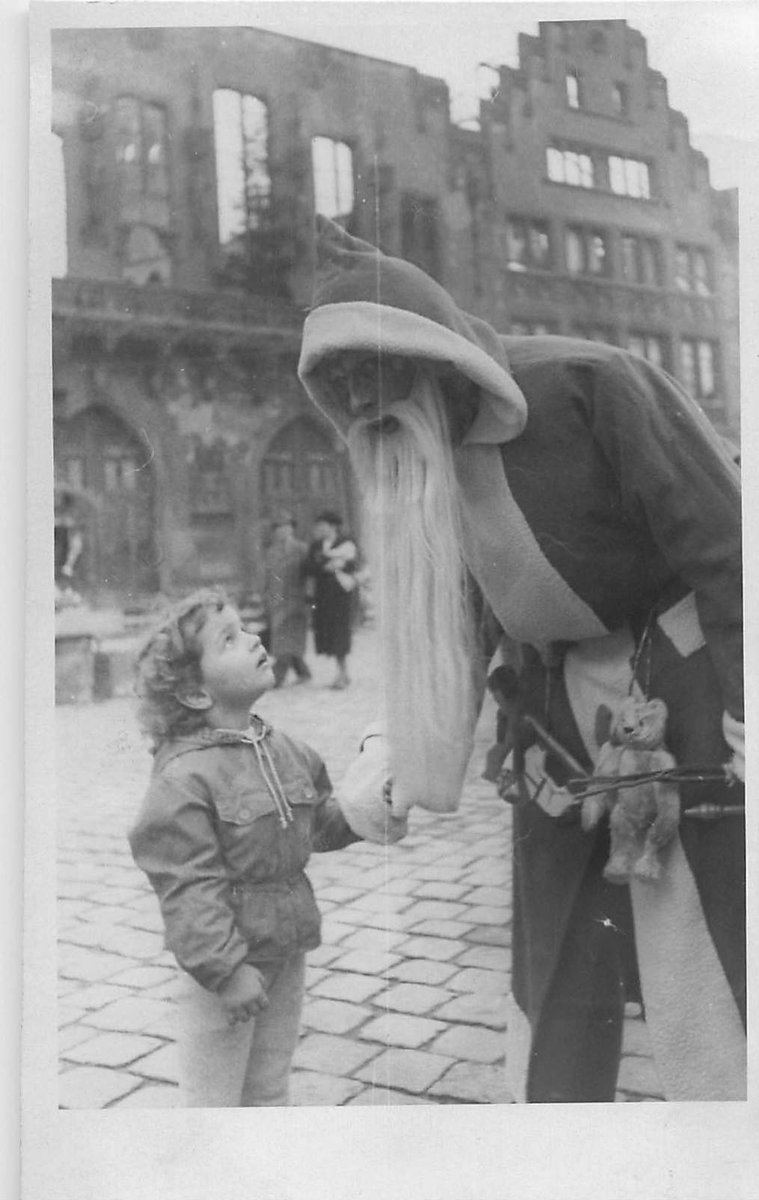 _MacFly's tweet image. #Frankfurt Weihnachtsmarkt 1945