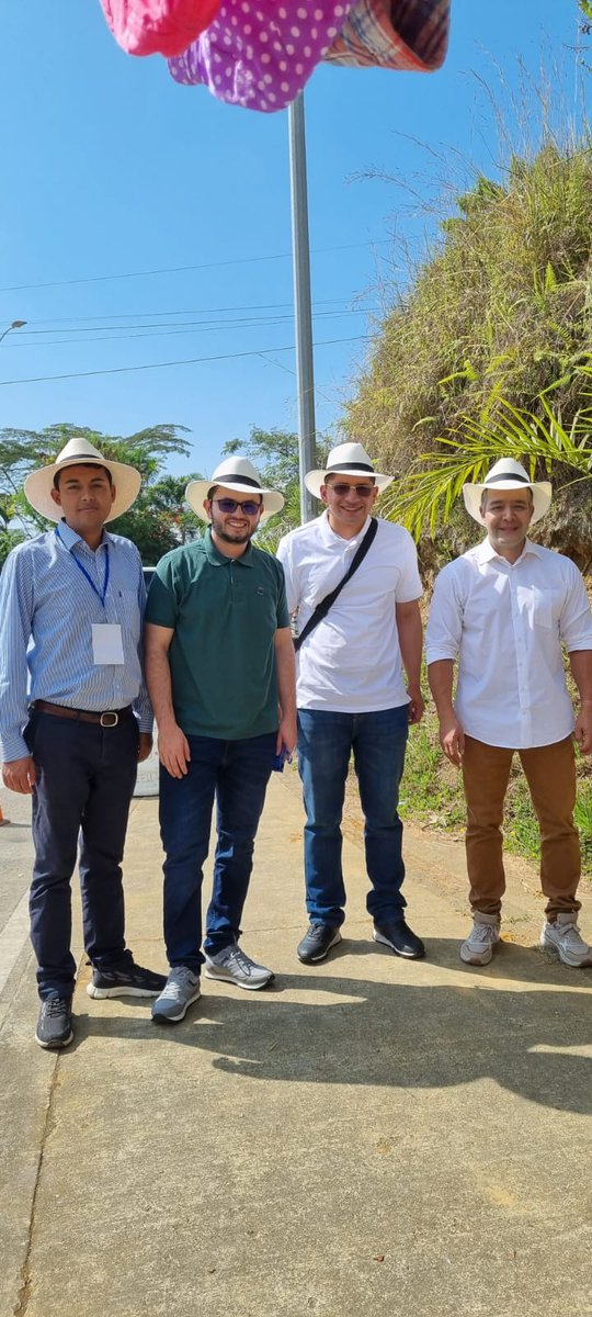 jevaldivieso's tweet photo. Agradezco a las directivas del partido por liderarnos con dedicación, compromiso y convicción. Juntos, construimos un camino hacia un futuro más fuerte. ¡Gracias por sernos inspiración! 🙏 #MIRAPresente https://t.co/PxqqRA7c9s