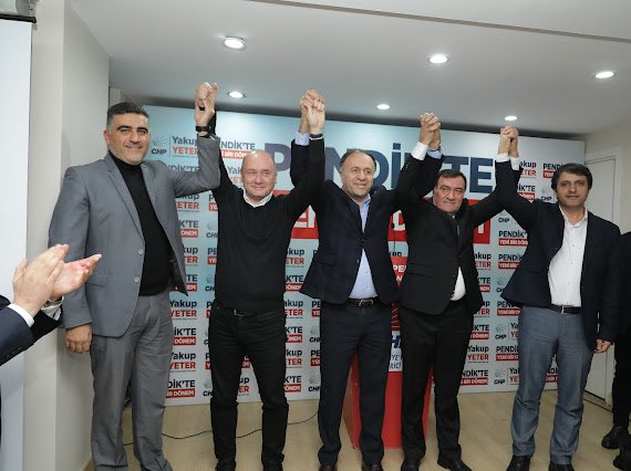 ErkutYeter's tweet photo. PENDİK'TE YENİ BİR DÖNEM BAŞLIYOR.
Adaylık açıklamamıza katılarak bizlere güç katan Pendikli hemşehrilerim!
Pendik'i hep birlikte yönetmek için, bizden sonraki nesillere daha çağdaş, daha sosyal ve daha yaşanılabilir bir Pendik bırakmak için çalışacağız ve başaracağız #chppendik https://t.co/0h97cCNdG1