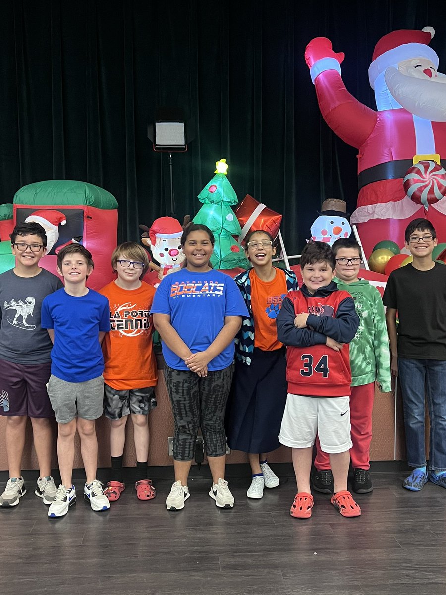 crayonsncursive's tweet photo. Bayshore’s Robo/cat Robotics team worked so hard today during our Saturday robotics camp. @lpisd #LPStem #BSELevelUp #LpLegacy https://t.co/2gjHap5S0s
